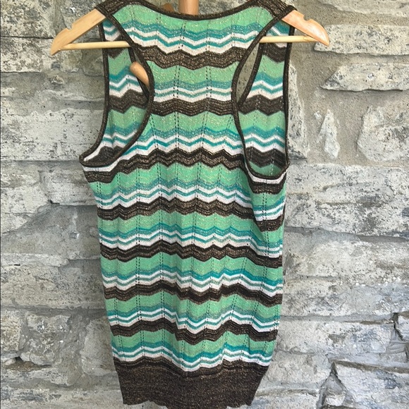 Chevron Patterned Shimmer Top - Picture 4 of 6